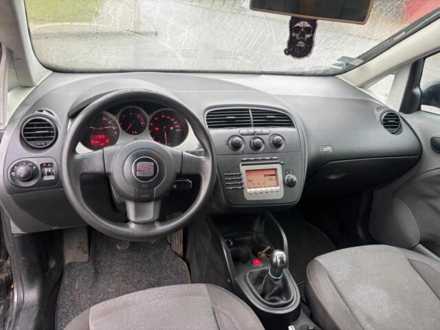 Серый Сеат Толедо, объемом двигателя 1.9 л и пробегом 300 тыс. км за 2200 $, фото 7 на Automoto.ua