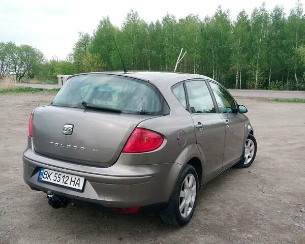 Сірий Сеат Toledo, об'ємом двигуна 2 л та пробігом 175 тис. км за 5300 $, фото 6 на Automoto.ua