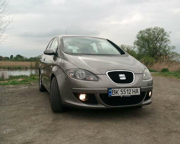 Сірий Сеат Toledo, об'ємом двигуна 2 л та пробігом 175 тис. км за 5300 $, фото 14 на Automoto.ua