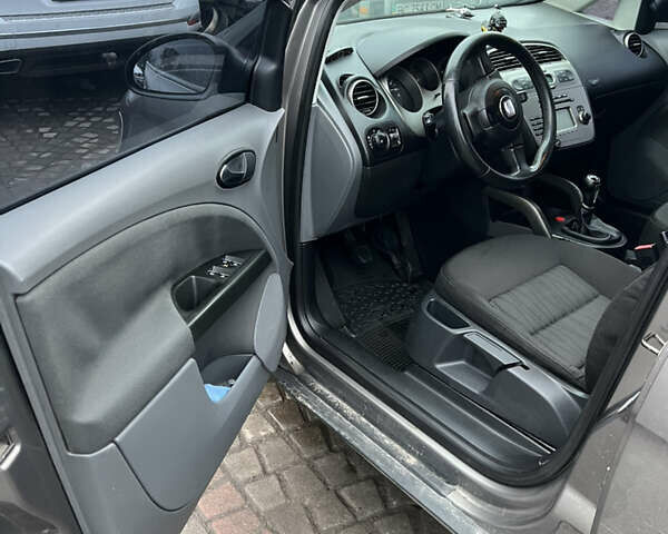Сірий Сеат Toledo, об'ємом двигуна 1.9 л та пробігом 280 тис. км за 4990 $, фото 11 на Automoto.ua