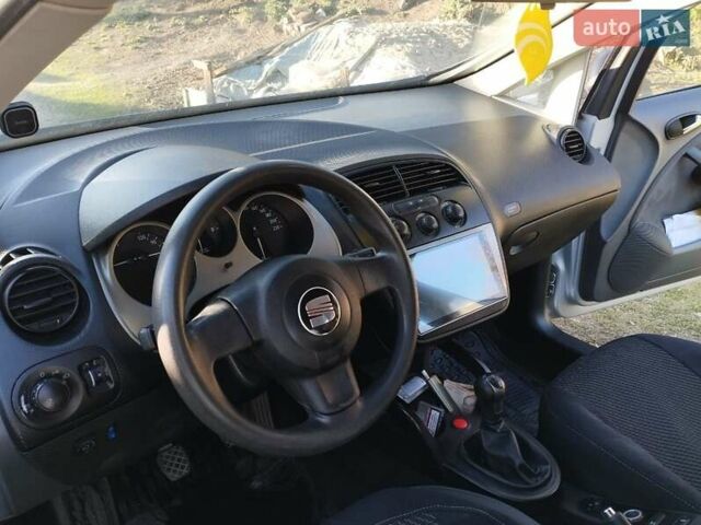 Сірий Сеат Toledo, об'ємом двигуна 1.6 л та пробігом 274 тис. км за 4950 $, фото 2 на Automoto.ua