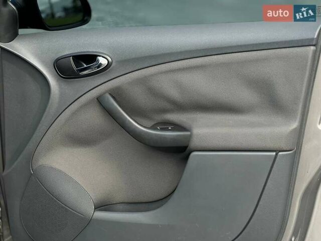 Серый Сеат Толедо, объемом двигателя 1.6 л и пробегом 201 тыс. км за 4990 $, фото 45 на Automoto.ua