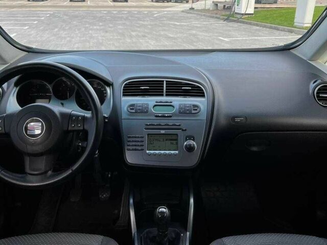 Сірий Сеат Toledo, об'ємом двигуна 1.6 л та пробігом 201 тис. км за 4990 $, фото 22 на Automoto.ua
