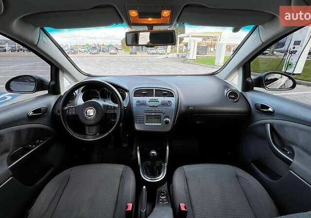 Сірий Сеат Toledo, об'ємом двигуна 1.6 л та пробігом 201 тис. км за 4990 $, фото 32 на Automoto.ua