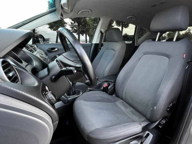 Сірий Сеат Toledo, об'ємом двигуна 1.6 л та пробігом 201 тис. км за 4990 $, фото 13 на Automoto.ua
