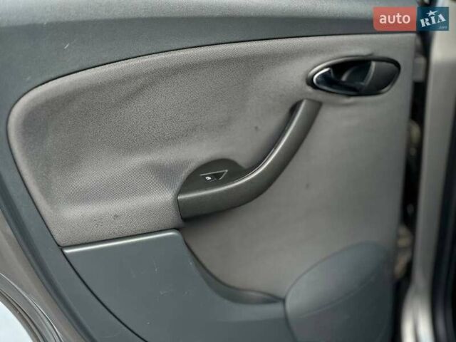 Серый Сеат Толедо, объемом двигателя 1.6 л и пробегом 201 тыс. км за 4990 $, фото 27 на Automoto.ua