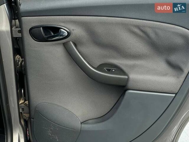 Серый Сеат Толедо, объемом двигателя 1.6 л и пробегом 201 тыс. км за 4990 $, фото 41 на Automoto.ua