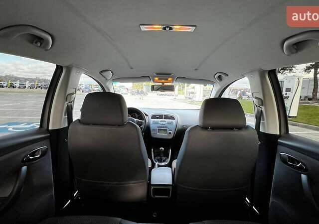 Сірий Сеат Toledo, об'ємом двигуна 1.6 л та пробігом 201 тис. км за 4990 $, фото 35 на Automoto.ua