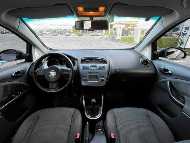 Сірий Сеат Toledo, об'ємом двигуна 1.6 л та пробігом 201 тис. км за 4990 $, фото 21 на Automoto.ua