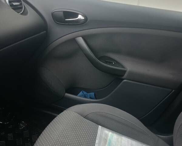 Серый Сеат Толедо, объемом двигателя 1.6 л и пробегом 436 тыс. км за 4600 $, фото 8 на Automoto.ua