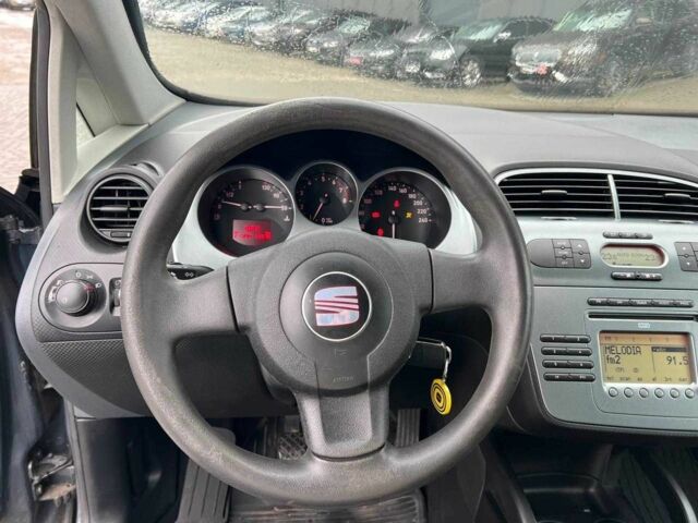 Сірий Сеат Toledo, об'ємом двигуна 1.6 л та пробігом 217 тис. км за 4990 $, фото 19 на Automoto.ua