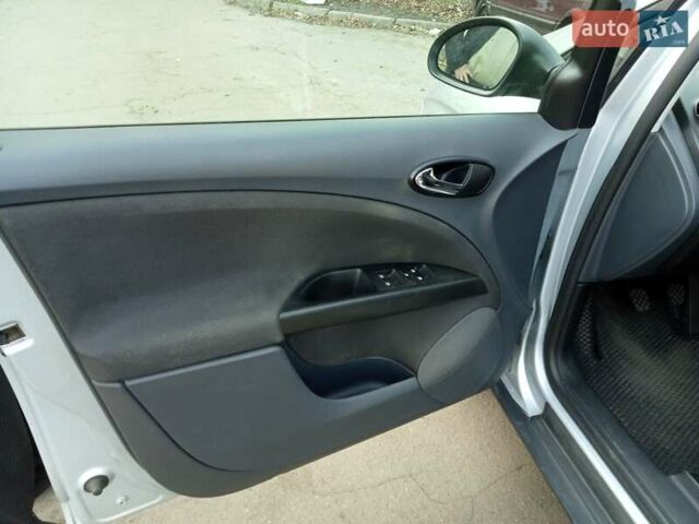 Сірий Сеат Toledo, об'ємом двигуна 1.95 л та пробігом 195 тис. км за 5900 $, фото 22 на Automoto.ua