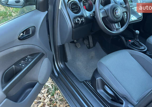 Серый Сеат Толедо, объемом двигателя 1.6 л и пробегом 120 тыс. км за 5250 $, фото 9 на Automoto.ua