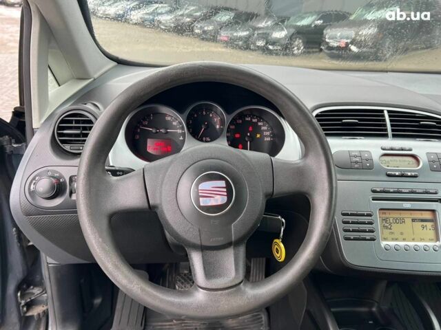 Сірий Сеат Toledo, об'ємом двигуна 1.6 л та пробігом 217 тис. км за 4990 $, фото 19 на Automoto.ua