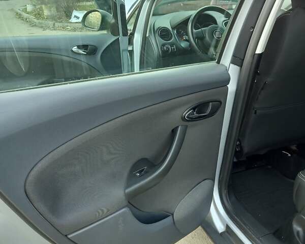 Сірий Сеат Toledo, об'ємом двигуна 1.95 л та пробігом 195 тис. км за 5900 $, фото 17 на Automoto.ua