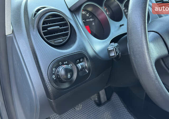 Серый Сеат Толедо, объемом двигателя 1.6 л и пробегом 120 тыс. км за 5250 $, фото 14 на Automoto.ua