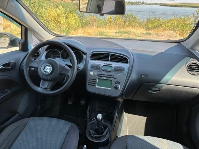 Сірий Сеат Toledo, об'ємом двигуна 1.6 л та пробігом 255 тис. км за 2300 $, фото 9 на Automoto.ua