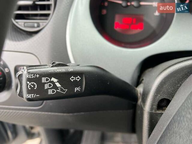 Сірий Сеат Toledo, об'ємом двигуна 1.6 л та пробігом 217 тис. км за 4990 $, фото 21 на Automoto.ua