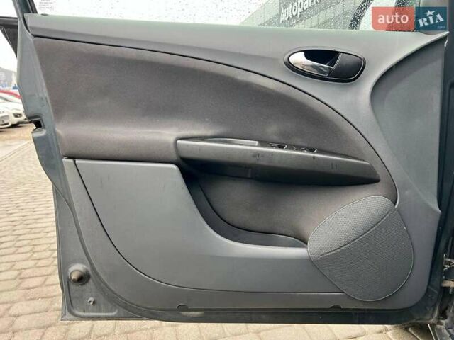 Сірий Сеат Toledo, об'ємом двигуна 1.6 л та пробігом 217 тис. км за 4990 $, фото 13 на Automoto.ua