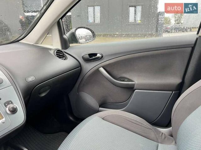 Сірий Сеат Toledo, об'ємом двигуна 1.6 л та пробігом 217 тис. км за 4990 $, фото 26 на Automoto.ua