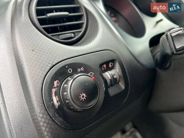 Сірий Сеат Toledo, об'ємом двигуна 1.6 л та пробігом 217 тис. км за 4990 $, фото 17 на Automoto.ua