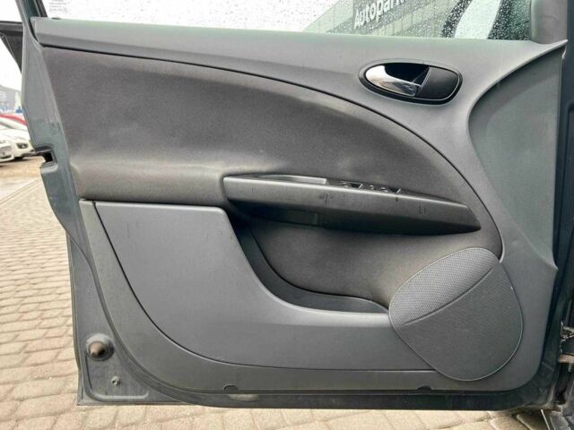 Сірий Сеат Toledo, об'ємом двигуна 1.6 л та пробігом 217 тис. км за 4990 $, фото 14 на Automoto.ua