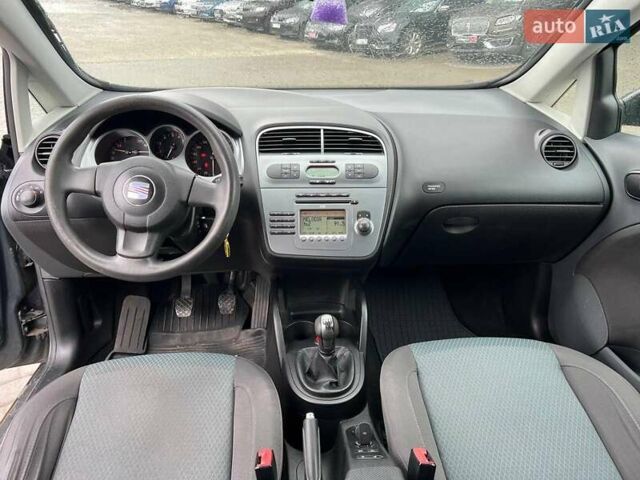 Сірий Сеат Toledo, об'ємом двигуна 1.6 л та пробігом 217 тис. км за 4990 $, фото 30 на Automoto.ua