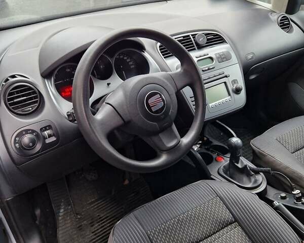 Серый Сеат Толедо, объемом двигателя 1.6 л и пробегом 274 тыс. км за 5800 $, фото 5 на Automoto.ua