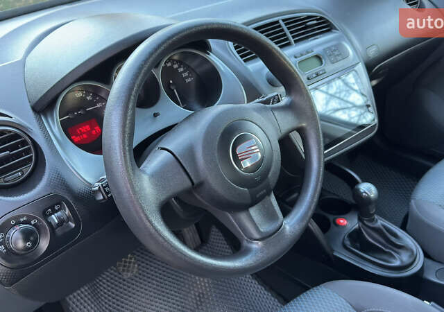 Серый Сеат Толедо, объемом двигателя 1.6 л и пробегом 120 тыс. км за 5250 $, фото 12 на Automoto.ua