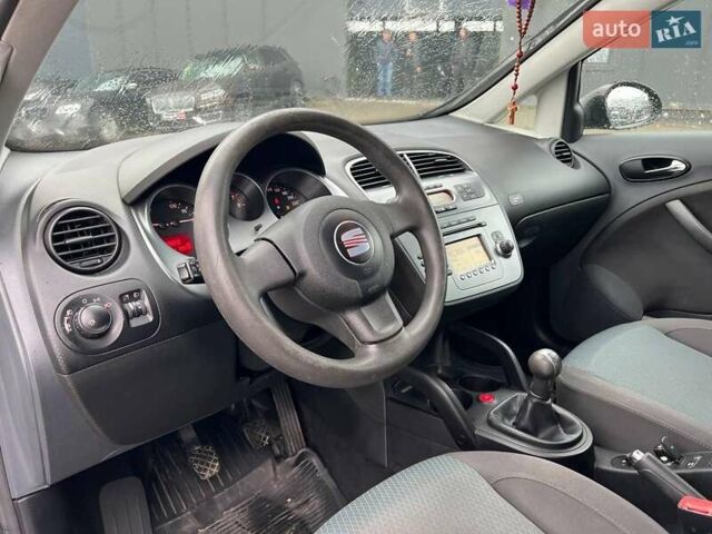 Сірий Сеат Toledo, об'ємом двигуна 1.6 л та пробігом 217 тис. км за 4990 $, фото 16 на Automoto.ua