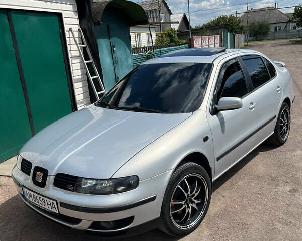Серый Сеат Толедо, объемом двигателя 1.8 л и пробегом 203 тыс. км за 4200 $, фото 2 на Automoto.ua