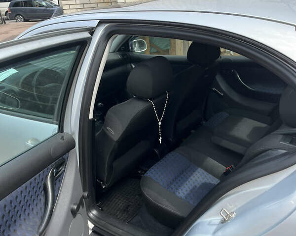 Сірий Сеат Toledo, об'ємом двигуна 1.8 л та пробігом 203 тис. км за 4700 $, фото 11 на Automoto.ua