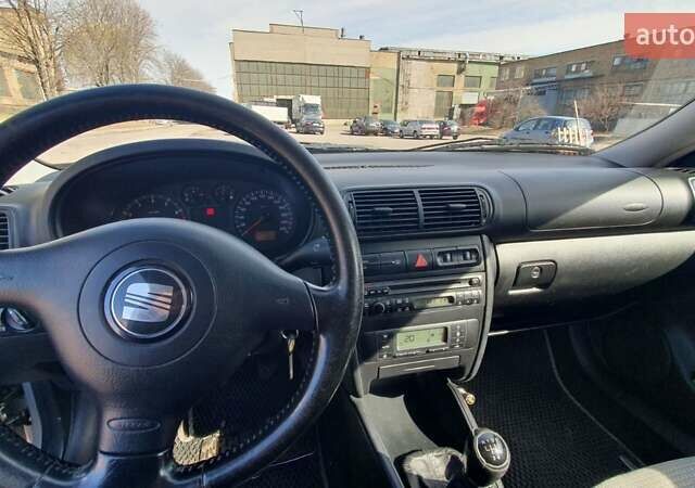 Серый Сеат Толедо, объемом двигателя 1.78 л и пробегом 274 тыс. км за 5700 $, фото 6 на Automoto.ua