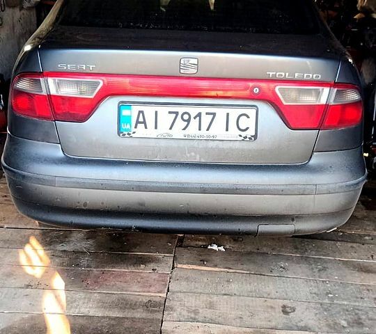 Сірий Сеат Toledo, об'ємом двигуна 1.8 л та пробігом 400 тис. км за 4000 $, фото 1 на Automoto.ua