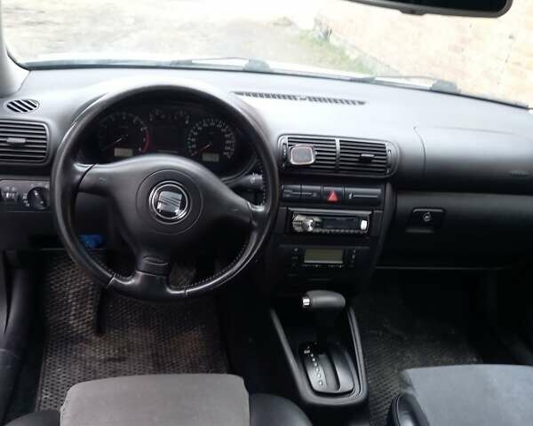 Сірий Сеат Toledo, об'ємом двигуна 1.8 л та пробігом 347 тис. км за 3350 $, фото 13 на Automoto.ua