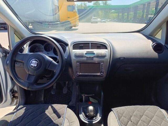 Сірий Сеат Toledo, об'ємом двигуна 1.6 л та пробігом 350 тис. км за 3800 $, фото 4 на Automoto.ua