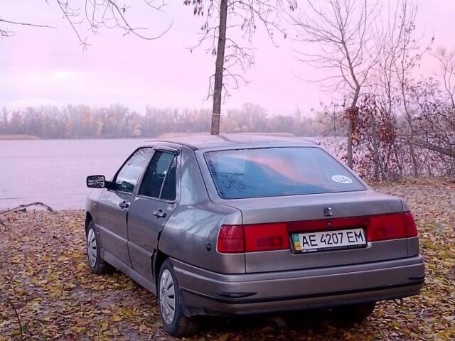 Серый Сеат Толедо, объемом двигателя 0 л и пробегом 270 тыс. км за 1600 $, фото 5 на Automoto.ua