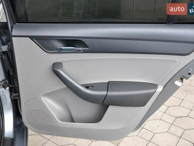 Сеат Toledo 2013 у Львові на Automoto.ua Сірий Сеат Toledo, об'ємом двигуна 1.2 л та пробігом 240 тис. км за 5999 $, фото 21 на Automoto.ua