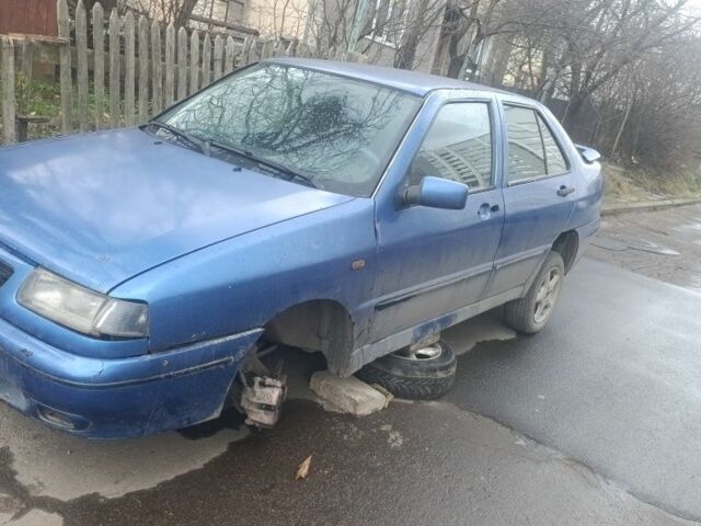 Синий Сеат Толедо, объемом двигателя 1.6 л и пробегом 300 тыс. км за 356 $, фото 3 на Automoto.ua