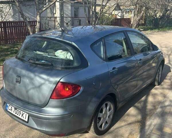 Синий Сеат Толедо, объемом двигателя 1.6 л и пробегом 210 тыс. км за 4000 $, фото 2 на Automoto.ua