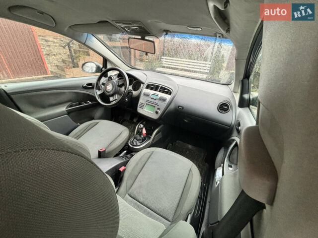Синій Сеат Toledo, об'ємом двигуна 1.9 л та пробігом 271 тис. км за 3300 $, фото 9 на Automoto.ua
