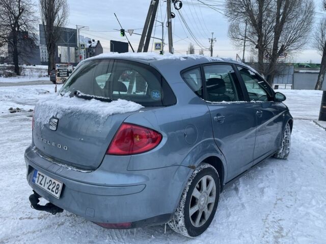 Синий Сеат Толедо, объемом двигателя 2 л и пробегом 260 тыс. км за 3500 $, фото 5 на Automoto.ua