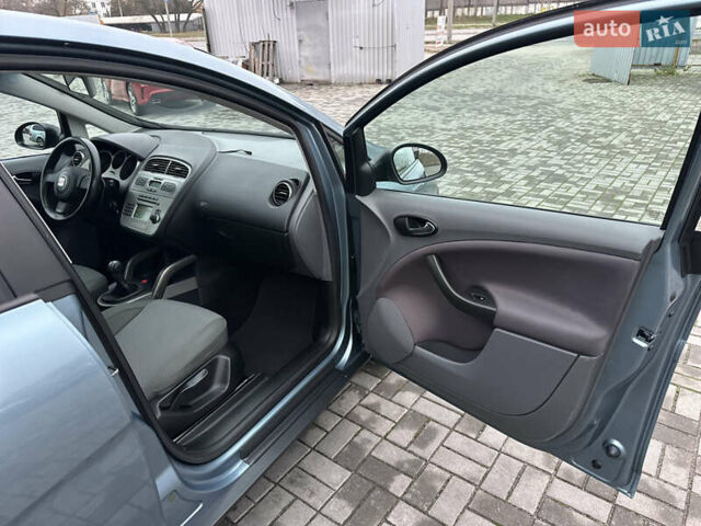 Синий Сеат Толедо, объемом двигателя 1.6 л и пробегом 213 тыс. км за 6500 $, фото 42 на Automoto.ua