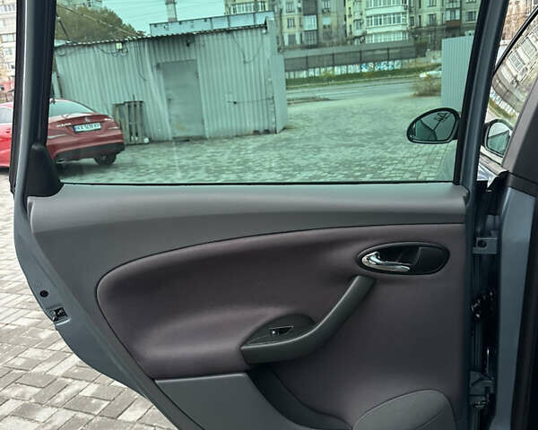 Синий Сеат Толедо, объемом двигателя 1.6 л и пробегом 213 тыс. км за 6500 $, фото 34 на Automoto.ua