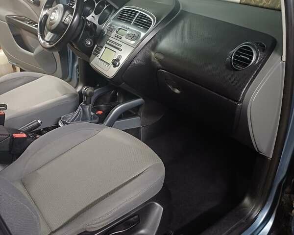 Синий Сеат Толедо, объемом двигателя 1.6 л и пробегом 240 тыс. км за 5100 $, фото 12 на Automoto.ua