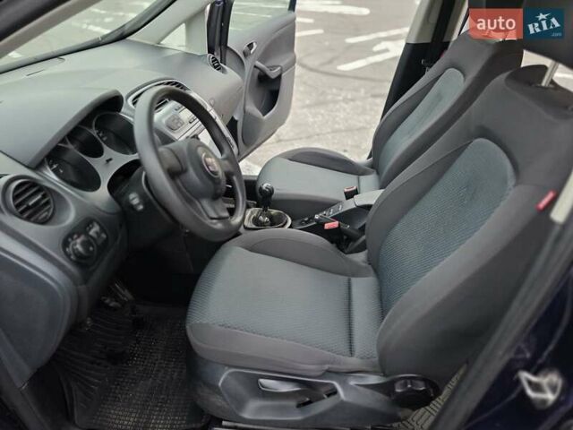 Сеат Toledo 2008 у Полтаві на Automoto.ua Синій Сеат Toledo, об'ємом двигуна 1.6 л та пробігом 111 тис. км за 4500 $, фото 3 на Automoto.ua