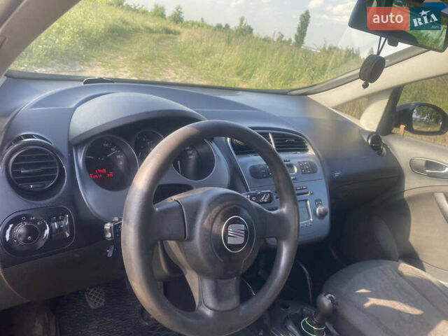 Синій Сеат Toledo, об'ємом двигуна 1.6 л та пробігом 300 тис. км за 3700 $, фото 7 на Automoto.ua