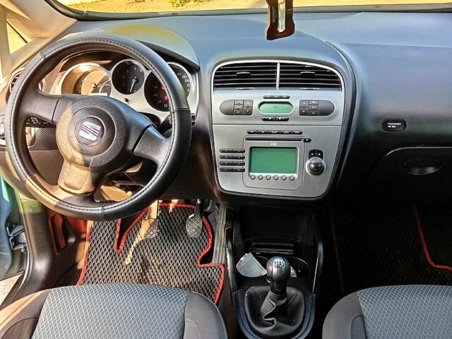 Синій Сеат Toledo, об'ємом двигуна 1.6 л та пробігом 209 тис. км за 5900 $, фото 4 на Automoto.ua
