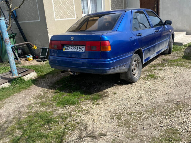 Синий Сеат Толедо, объемом двигателя 1.6 л и пробегом 250 тыс. км за 700 $, фото 2 на Automoto.ua
