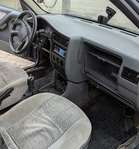 Синій Сеат Toledo, об'ємом двигуна 1.6 л та пробігом 313 тис. км за 1100 $, фото 8 на Automoto.ua